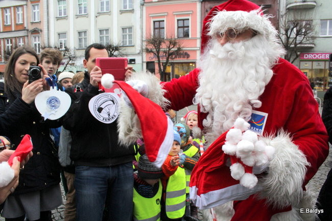 Choinka na rynku przybrana (zdjęcia)