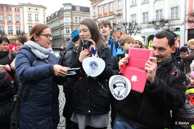 Choinka na rynku przybrana (zdjęcia)