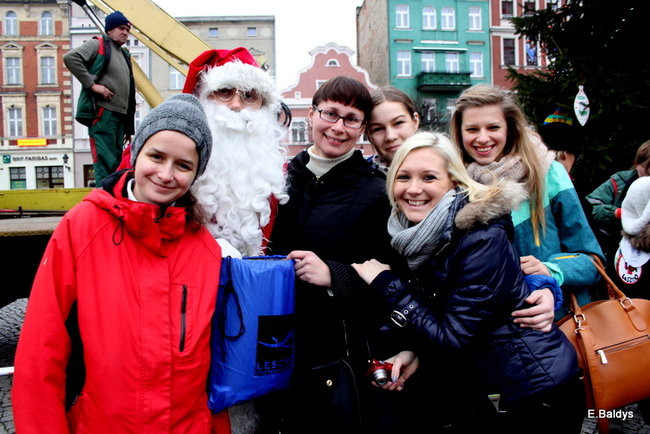 Choinka na rynku przybrana (zdjęcia)