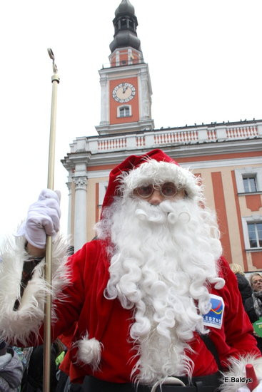 Choinka na rynku przybrana (zdjęcia)