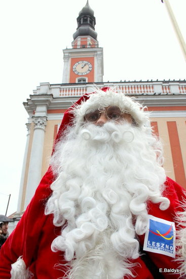 Choinka na rynku przybrana (zdjęcia)