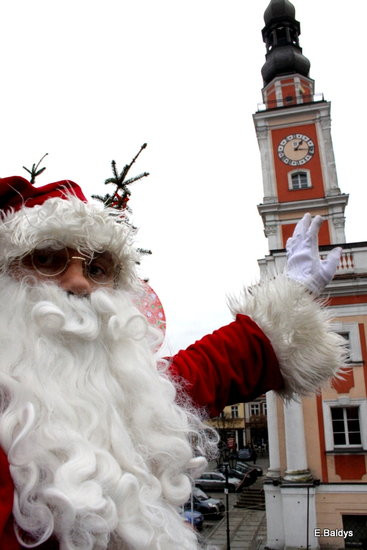 Choinka na rynku przybrana (zdjęcia)