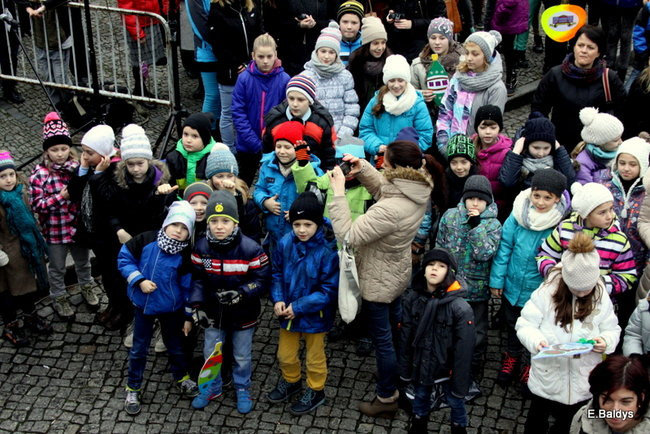 Choinka na rynku przybrana (zdjęcia)