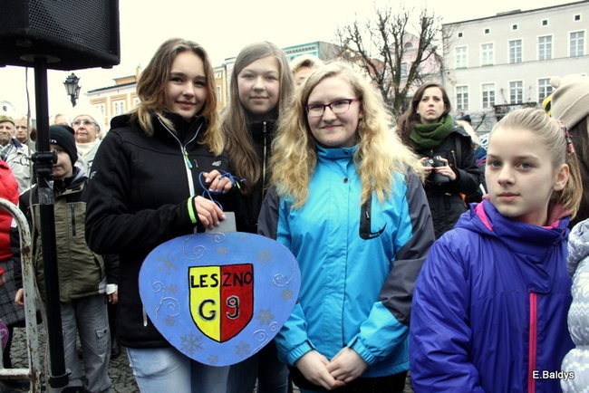 Choinka na rynku przybrana (zdjęcia)