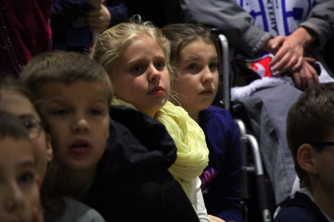 Galeria pełna kibiców (wideo i zdjęcia)