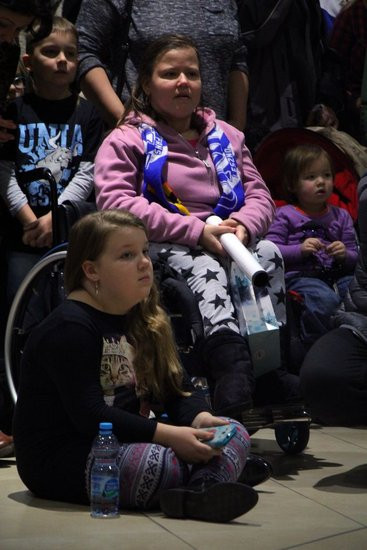 Galeria pełna kibiców (wideo i zdjęcia)