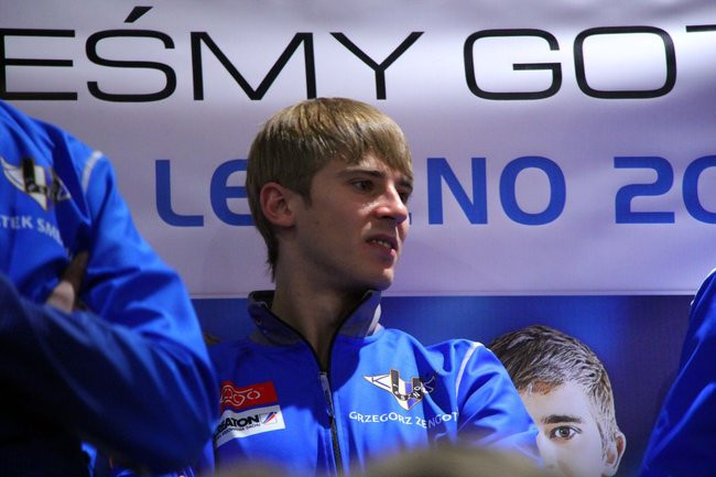 Galeria pełna kibiców (wideo i zdjęcia)