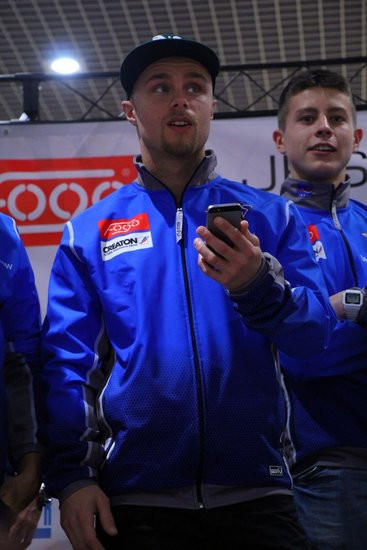 Galeria pełna kibiców (wideo i zdjęcia)