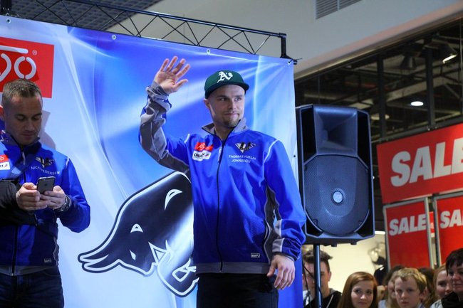 Galeria pełna kibiców (wideo i zdjęcia)