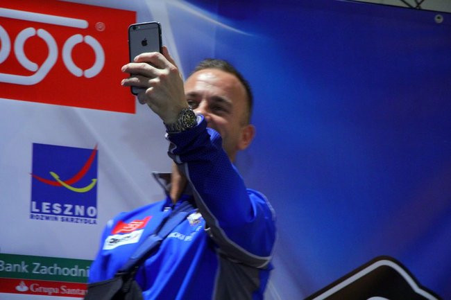 Galeria pełna kibiców (wideo i zdjęcia)