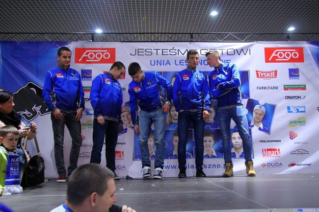 Galeria pełna kibiców (wideo i zdjęcia)