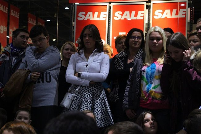 Galeria pełna kibiców (wideo i zdjęcia)