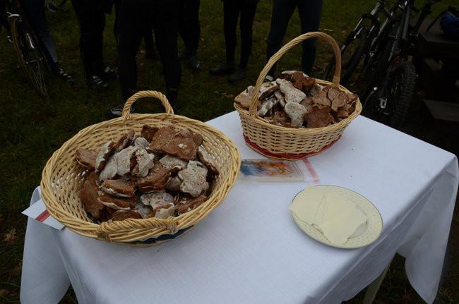 Sportowy opłatek przy ognisku (zdjęcia)