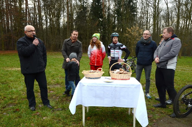 Sportowy opłatek przy ognisku (zdjęcia)