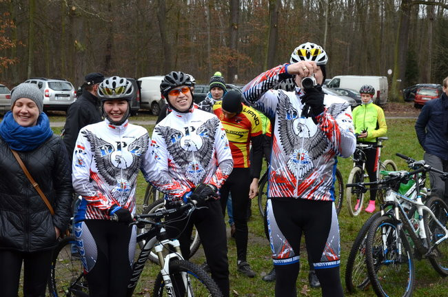 Sportowy opłatek przy ognisku (zdjęcia)