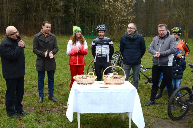 Sportowy opłatek przy ognisku (zdjęcia)