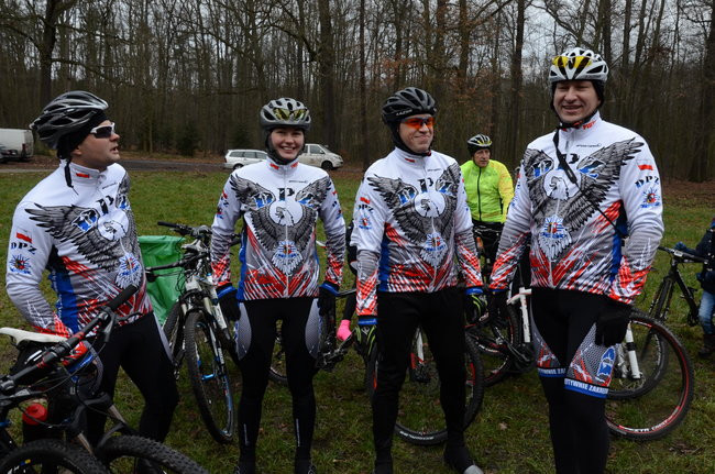 Sportowy opłatek przy ognisku (zdjęcia)