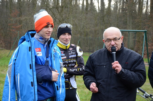 Sportowy opłatek przy ognisku (zdjęcia)