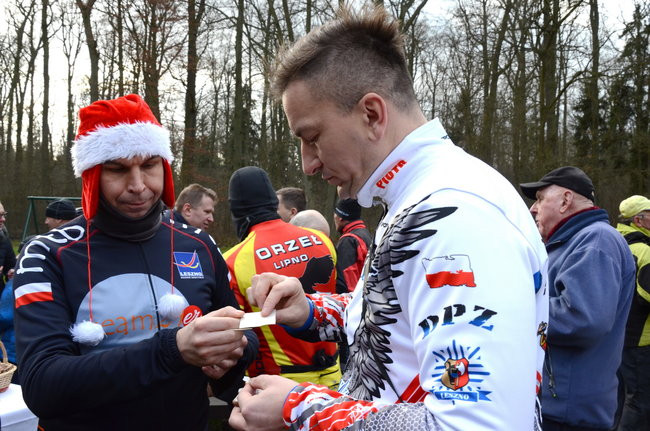 Sportowy opłatek przy ognisku (zdjęcia)