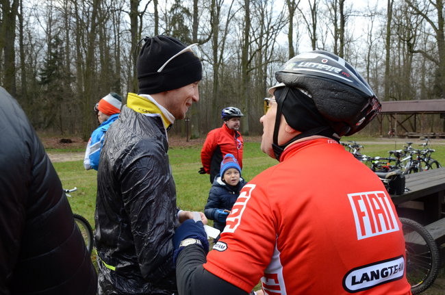 Sportowy opłatek przy ognisku (zdjęcia)