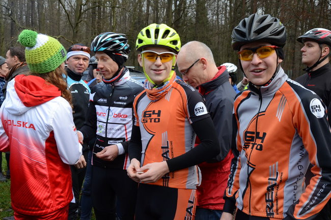 Sportowy opłatek przy ognisku (zdjęcia)