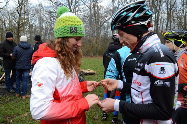 Sportowy opłatek przy ognisku (zdjęcia)