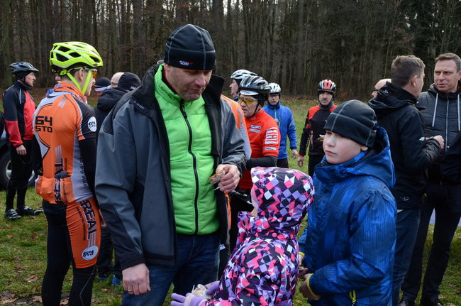 Sportowy opłatek przy ognisku (zdjęcia)