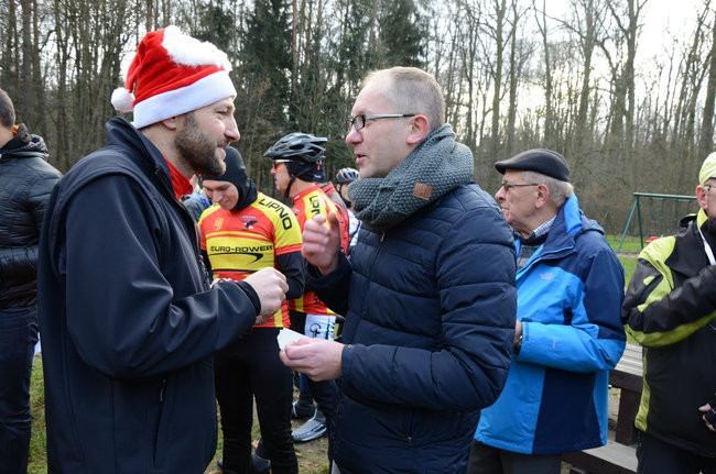 Sportowy opłatek przy ognisku (zdjęcia)