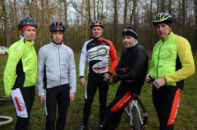 Sportowy opłatek przy ognisku (zdjęcia)