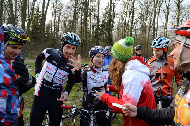 Sportowy opłatek przy ognisku (zdjęcia)