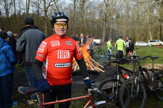 Sportowy opłatek przy ognisku (zdjęcia)