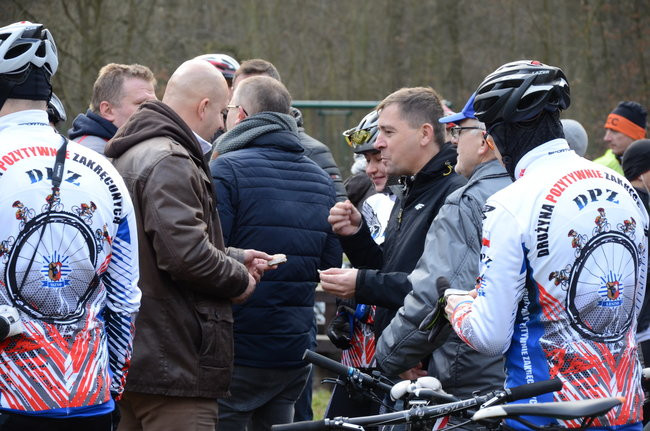 Sportowy opłatek przy ognisku (zdjęcia)