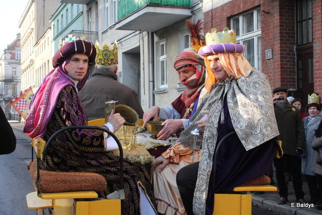 Barwny orszak na ulicach Leszna (zdjęcia)