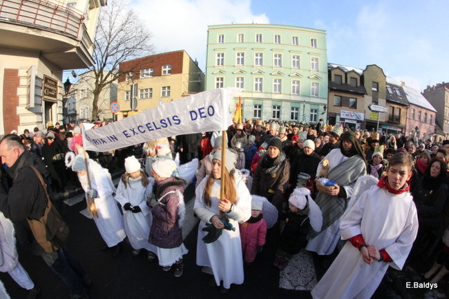 Barwny orszak na ulicach Leszna (zdjęcia)
