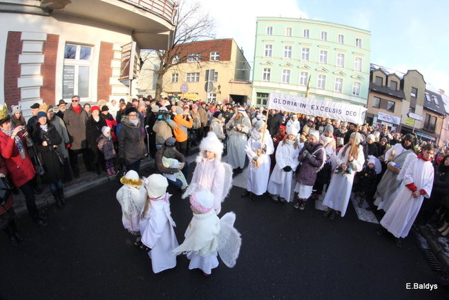 Barwny orszak na ulicach Leszna (zdjęcia)