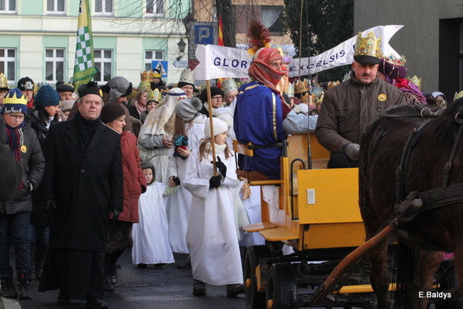 Barwny orszak na ulicach Leszna (zdjęcia)