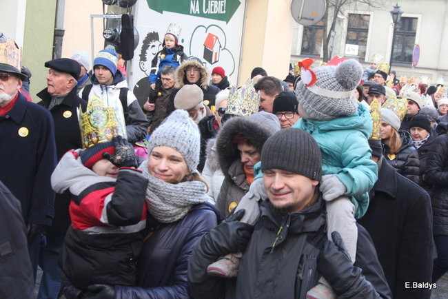 Barwny orszak na ulicach Leszna (zdjęcia)