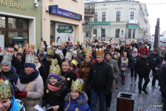 Barwny orszak na ulicach Leszna (zdjęcia)