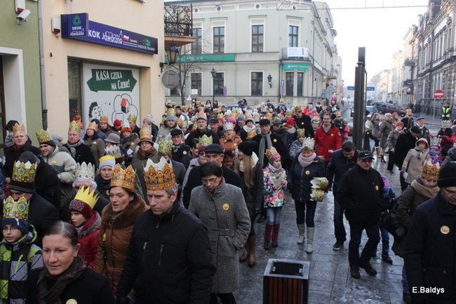 Barwny orszak na ulicach Leszna (zdjęcia)