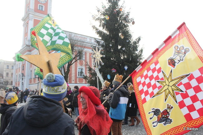 Barwny orszak na ulicach Leszna (zdjęcia)