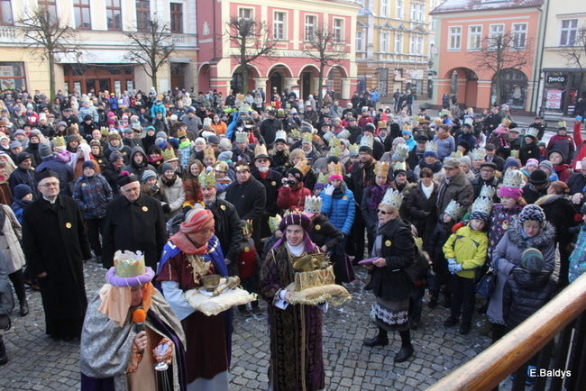 Barwny orszak na ulicach Leszna (zdjęcia)