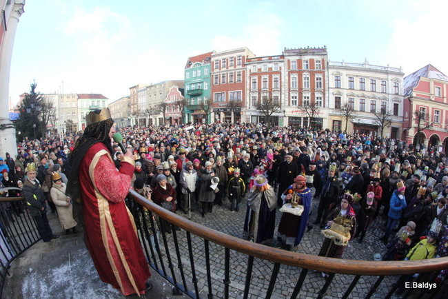 Barwny orszak na ulicach Leszna (zdjęcia)