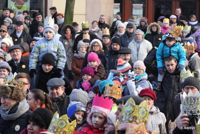 Barwny orszak na ulicach Leszna (zdjęcia)
