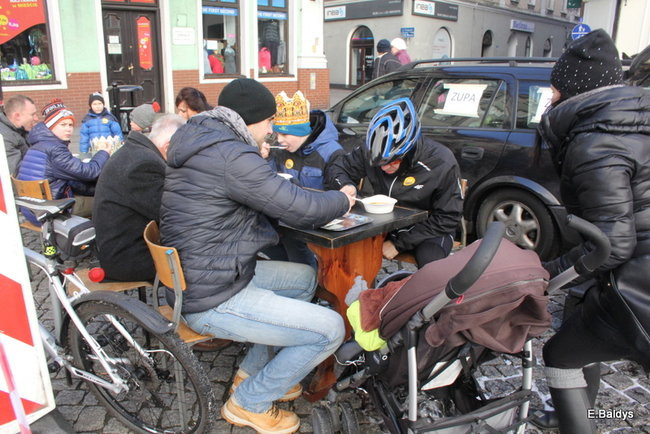 Barwny orszak na ulicach Leszna (zdjęcia)