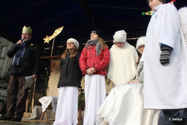 Barwny orszak na ulicach Leszna (zdjęcia)