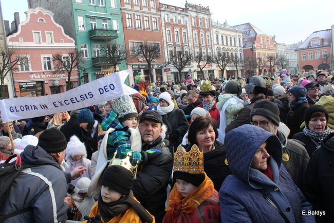 Barwny orszak na ulicach Leszna (zdjęcia)