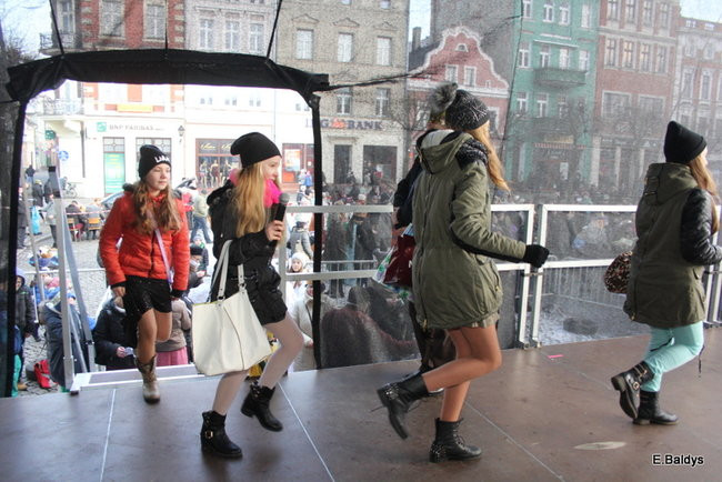 Barwny orszak na ulicach Leszna (zdjęcia)