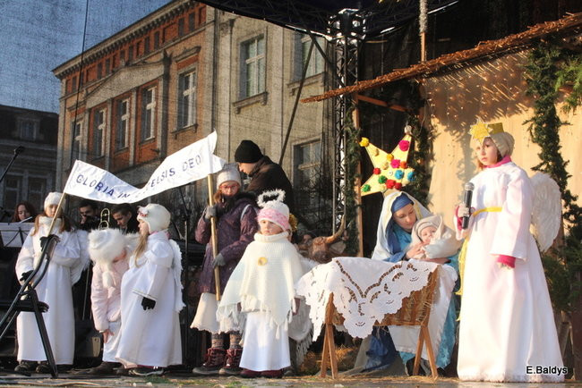 Barwny orszak na ulicach Leszna (zdjęcia)