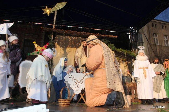 Barwny orszak na ulicach Leszna (zdjęcia)