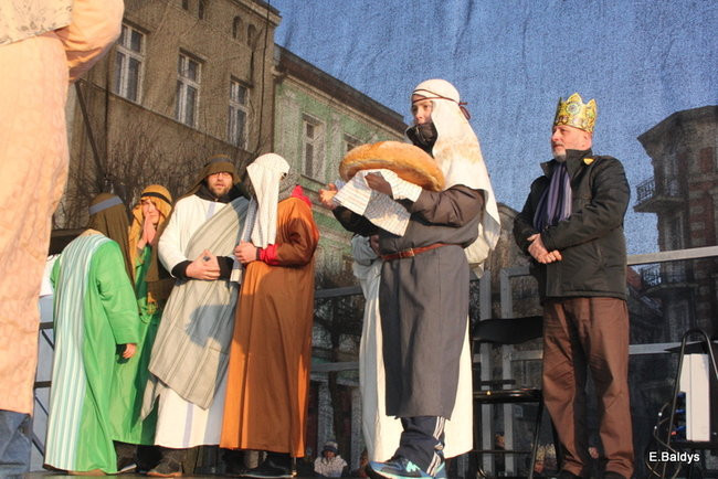 Barwny orszak na ulicach Leszna (zdjęcia)